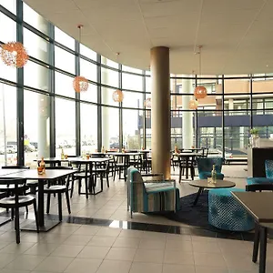 Hotel Teleport, Haia
