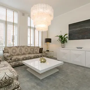 Apartment The Palace - R.q.c., The Hague